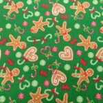 GINGERBREAD PEOPLE ON GREEN